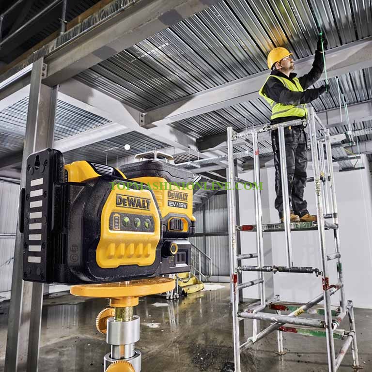 Линеен лазерен нивелир с 3 зелени лъча DeWALT DCE089D1G18 35 м, 0.3 мм/м, 360°, 18V, 2.0Ah Li-Ion image